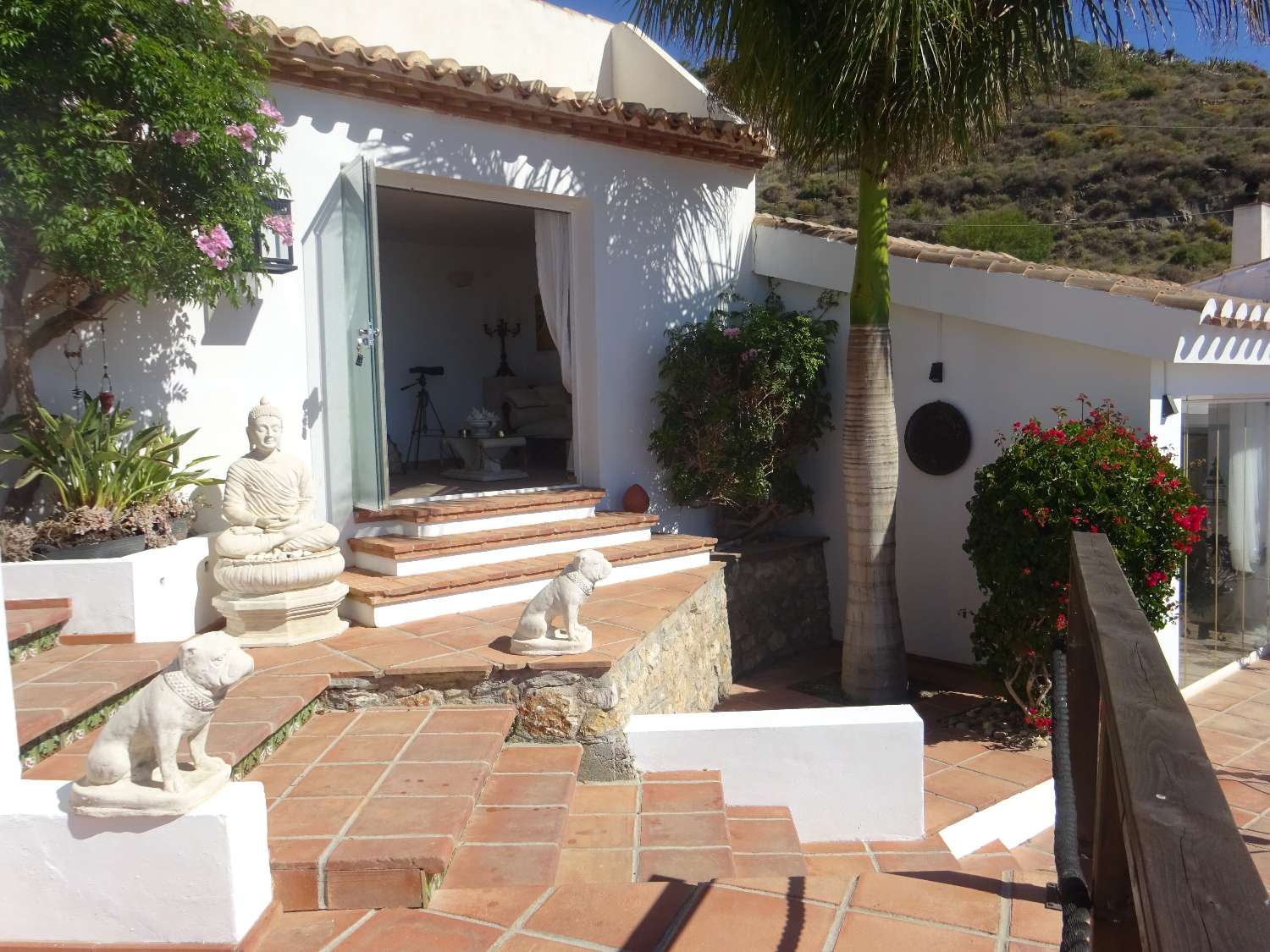 Beautiful, very private front line villa for sale between Almunecar and Salobrena