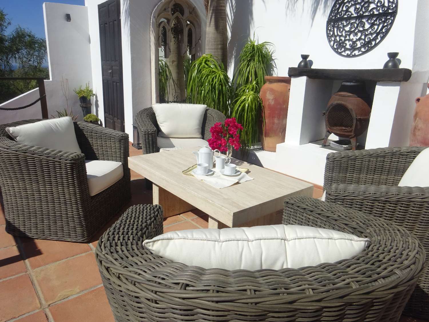 Beautiful, very private front line villa for sale between Almunecar and Salobrena