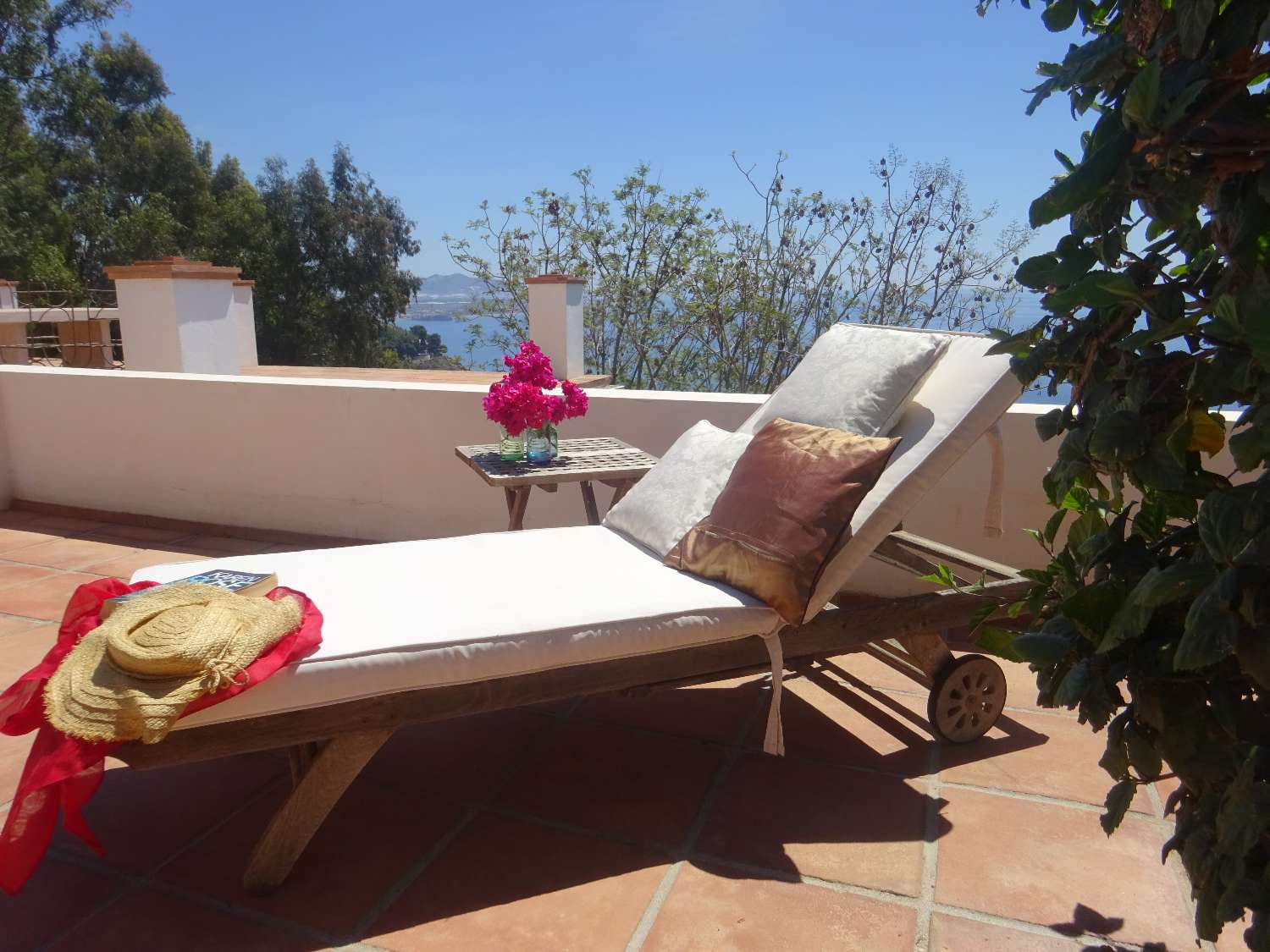 Beautiful, very private front line villa for sale between Almunecar and Salobrena