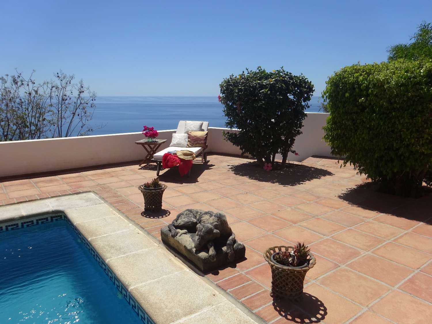 Beautiful, very private front line villa for sale between Almunecar and Salobrena