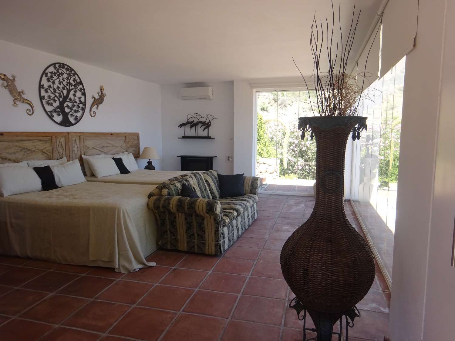 Beautiful, very private front line villa for sale between Almunecar and Salobrena