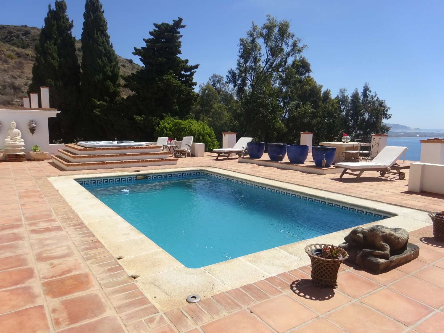 Beautiful, very private front line villa for sale between Almunecar and Salobrena