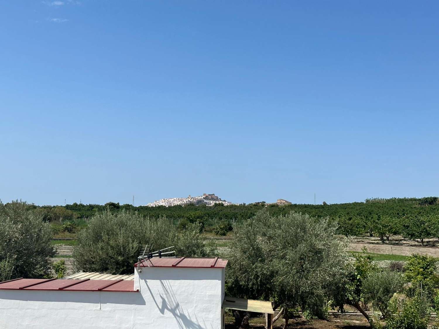Casa de campo con terreno y vistas en Lobres