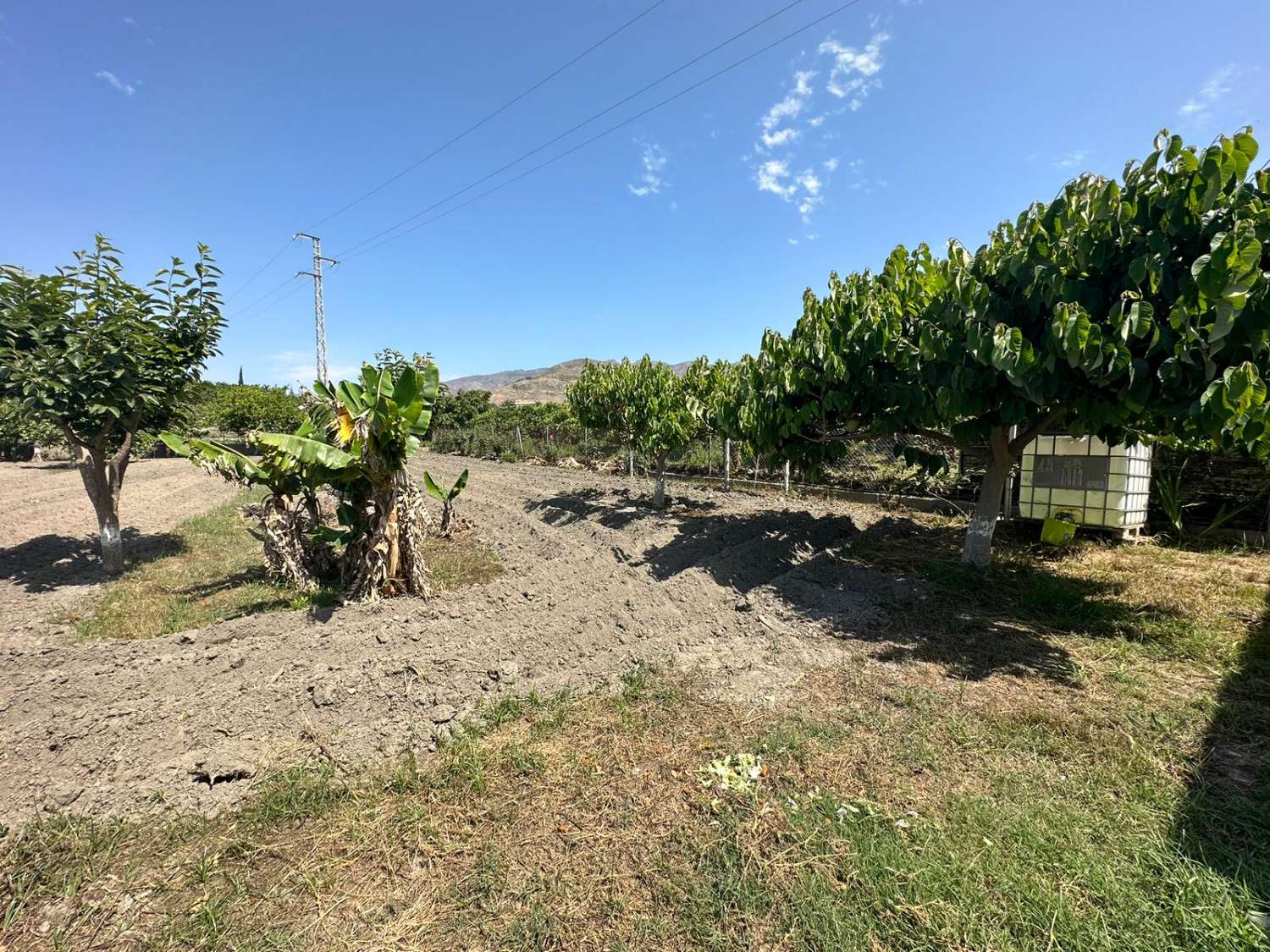 Casa de campo con terreno y vistas en Lobres