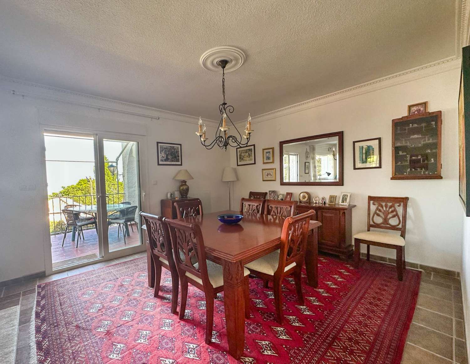 Espectacular villa en venta en Monte de los Almendros