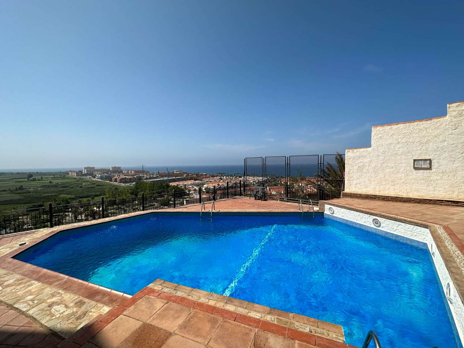 Uniek appartement met panoramisch uitzicht te koop in Salobreña