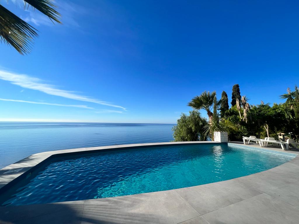 Chalet con vistas al mar y piscina en alquiler, Salobreña