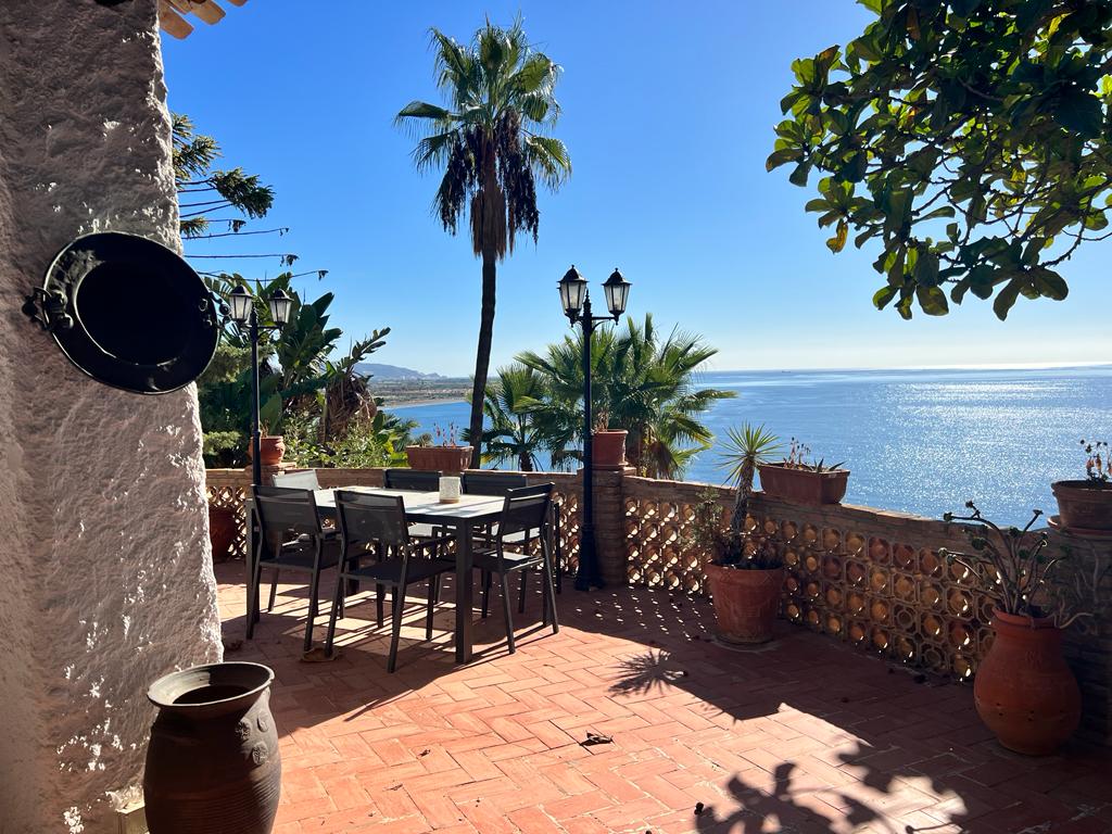 Chalet con vistas al mar y piscina en alquiler, Salobreña