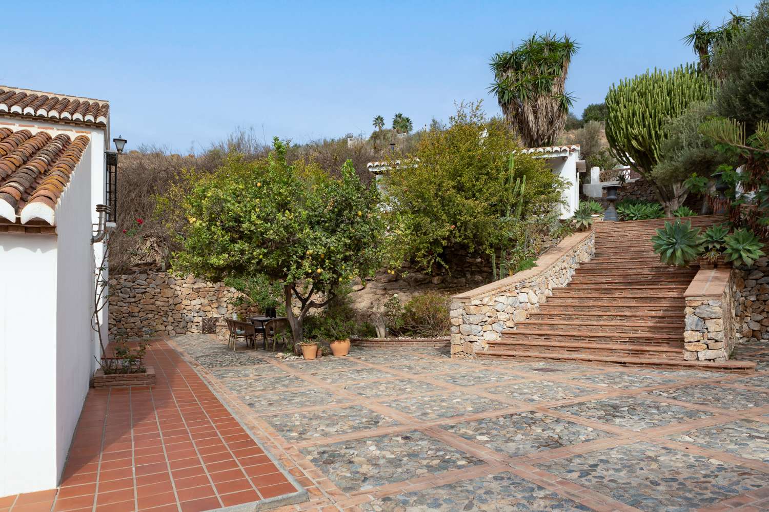 Stunning villa for sale in La Garnatilla, Motril