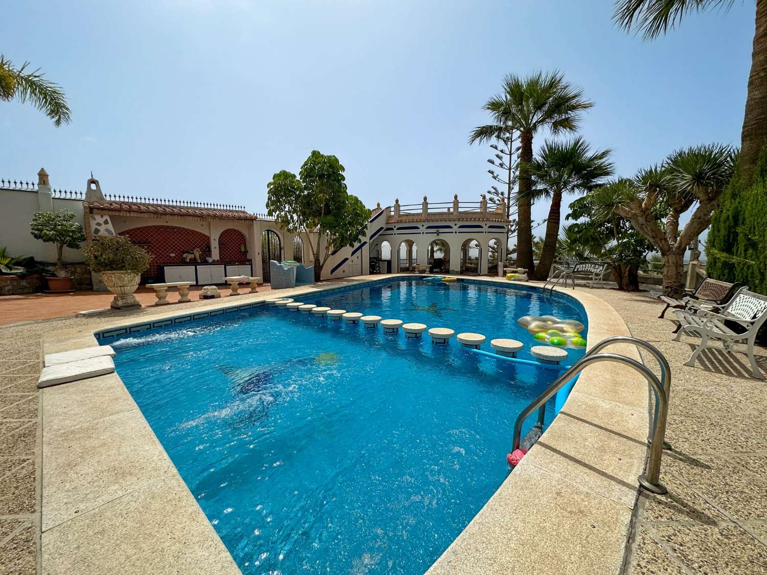 Stunning villa with panoramic views for sale