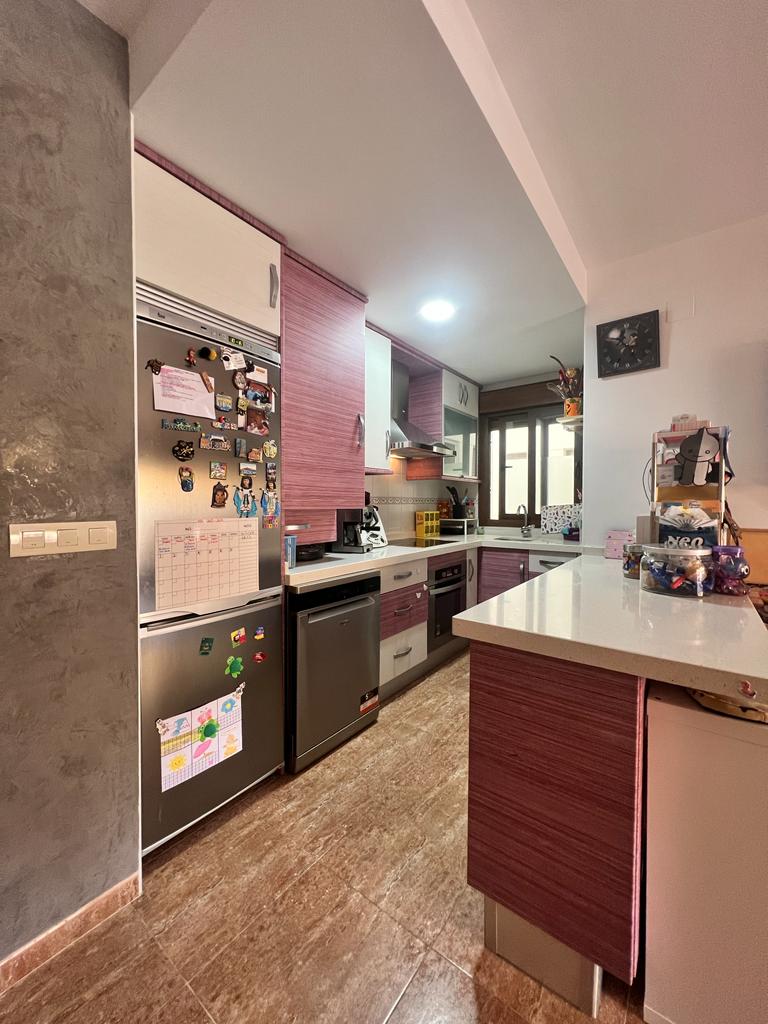 Bonito apartamento con terraza en venta, Vélez de Benaudalla