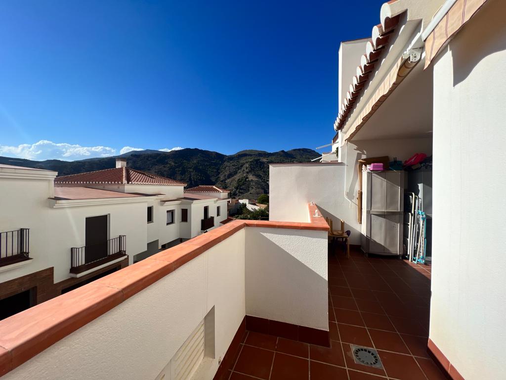 Bonito apartamento con terraza en venta, Vélez de Benaudalla