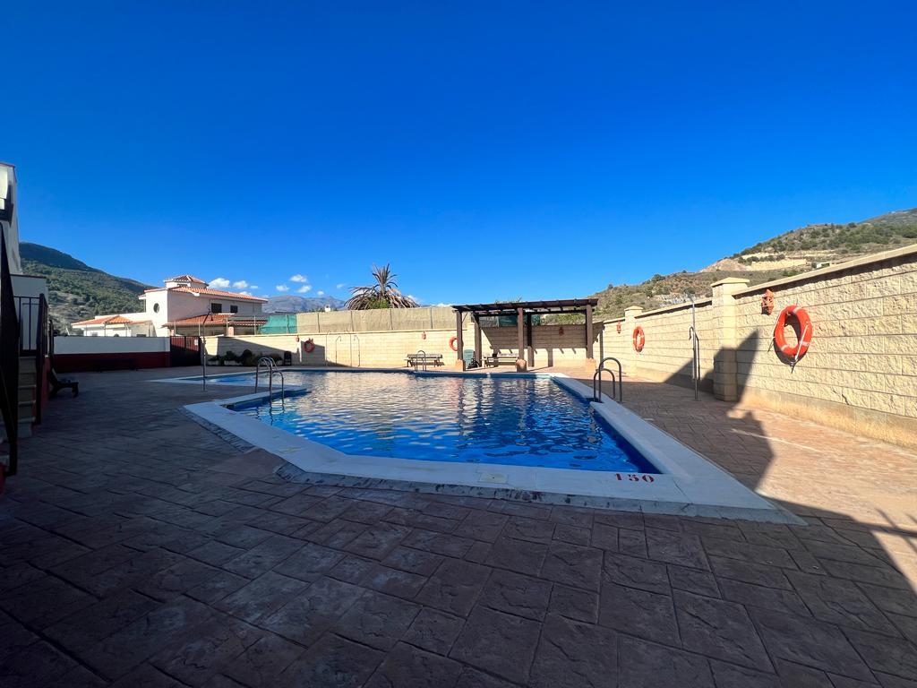 Bonito apartamento con terraza en venta, Vélez de Benaudalla