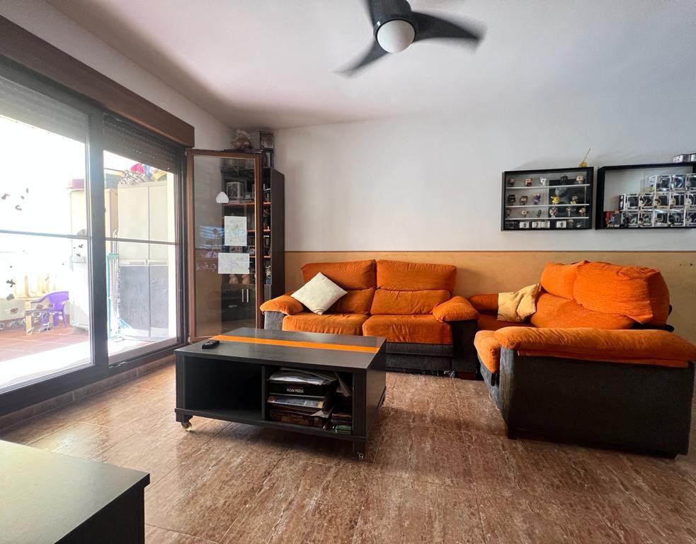 Bonito apartamento con terraza en venta, Vélez de Benaudalla