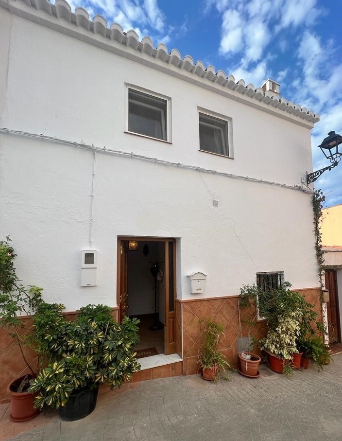 Acogedora casa en venta en Vélez de Benaudalla