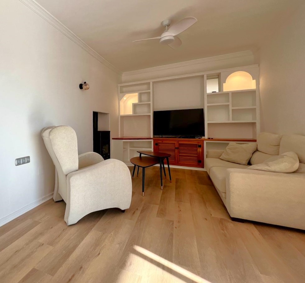 Renovated building for sale in Salobreña