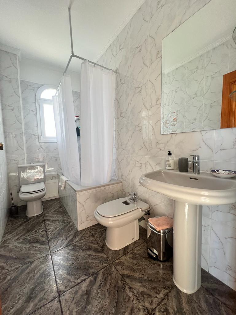 Renovated building for sale in Salobreña