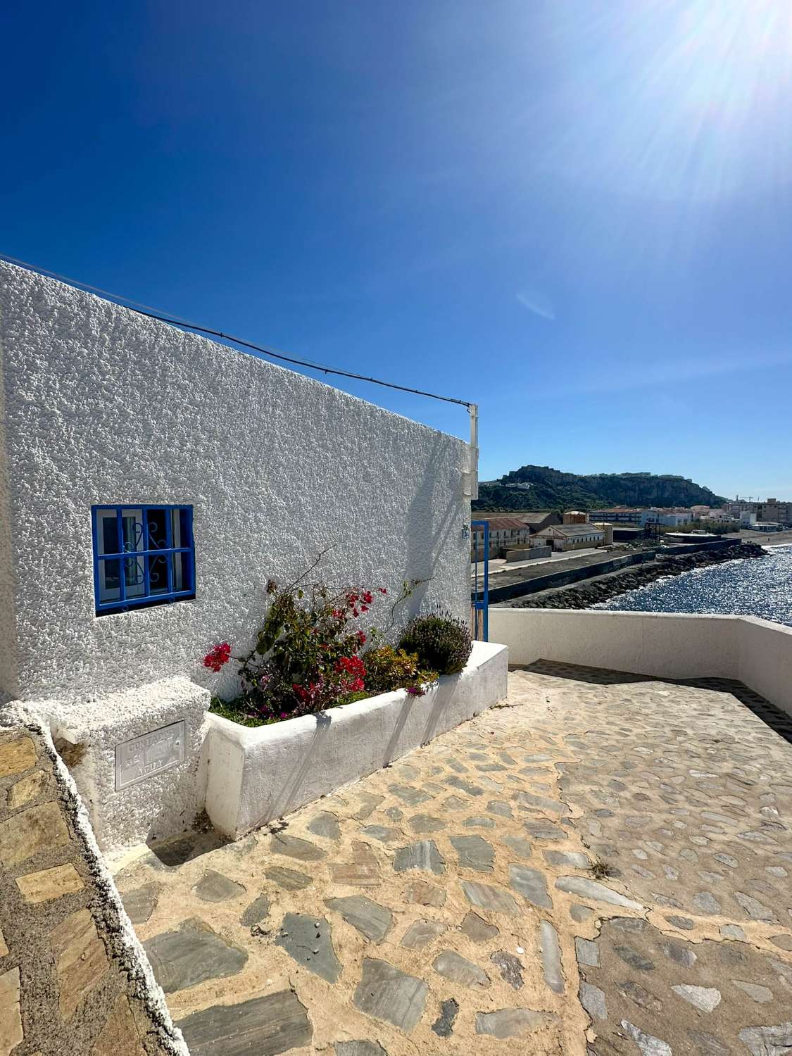 MAGNÍFICA CASA EN VENTA DE ESTILO IBICENCO CON VISTAS AL MAR, LA CALETA