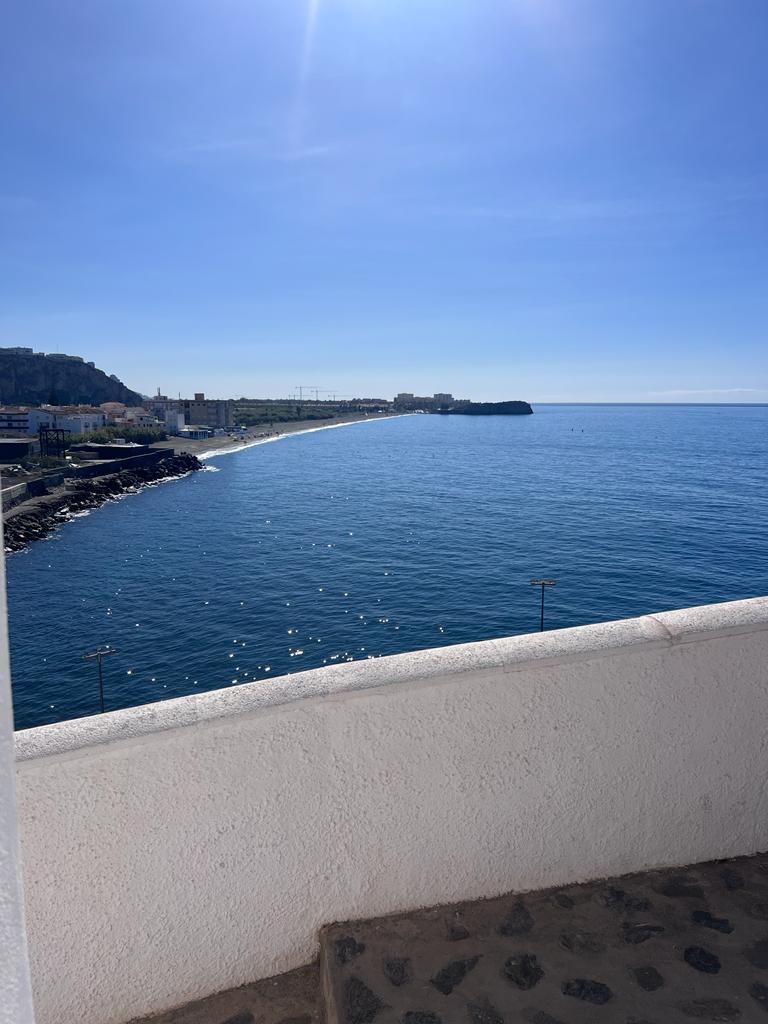 MAGNÍFICA CASA EN VENTA DE ESTILO IBICENCO CON VISTAS AL MAR, LA CALETA