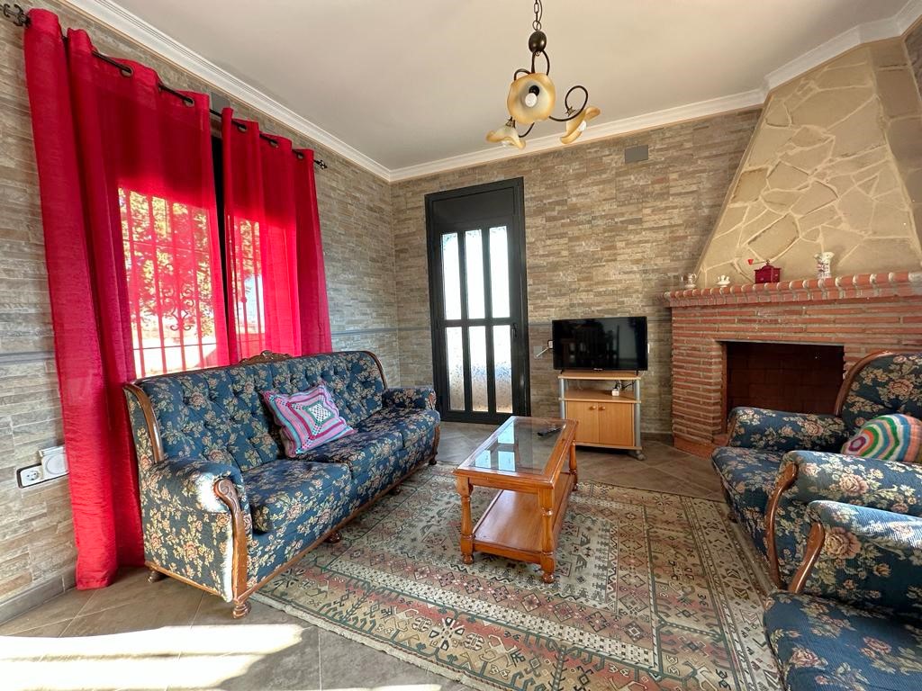 Magnificent country house with views in Molvízar