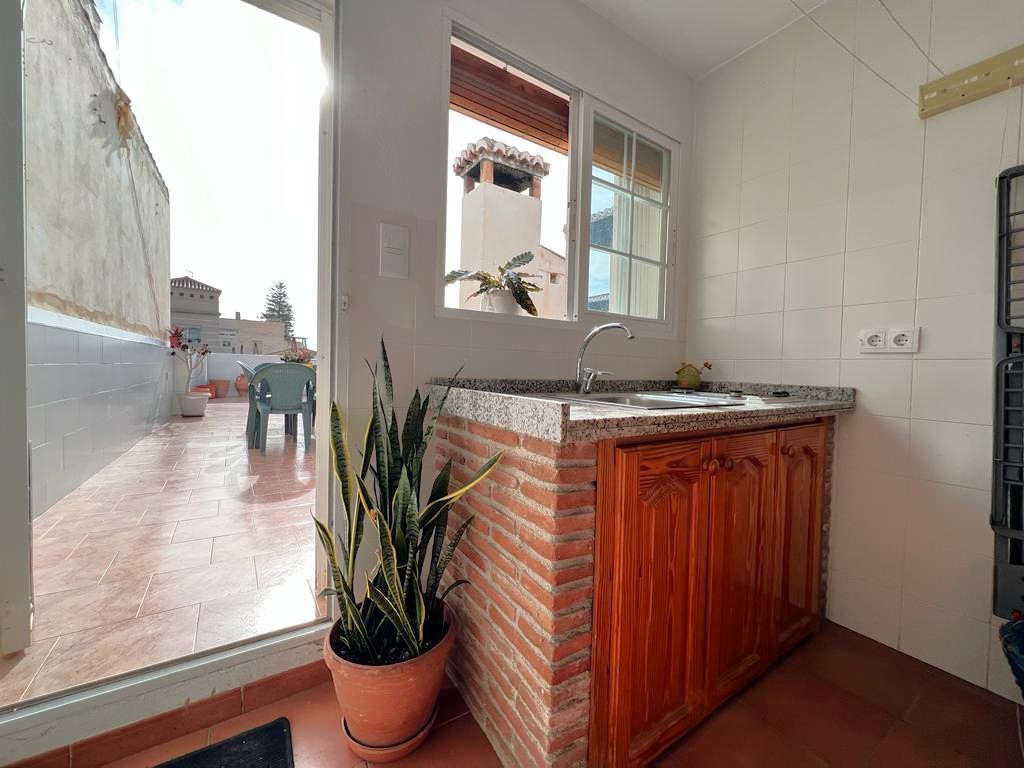 Spacious house for sale in La Guardia, Salobrena