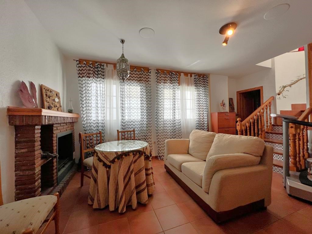 Spacious house for sale in La Guardia, Salobrena