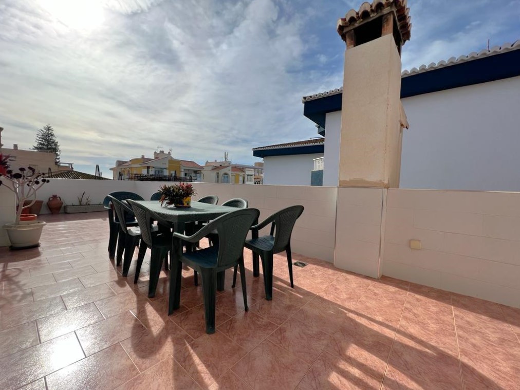 Spacious house for sale in La Guardia, Salobrena