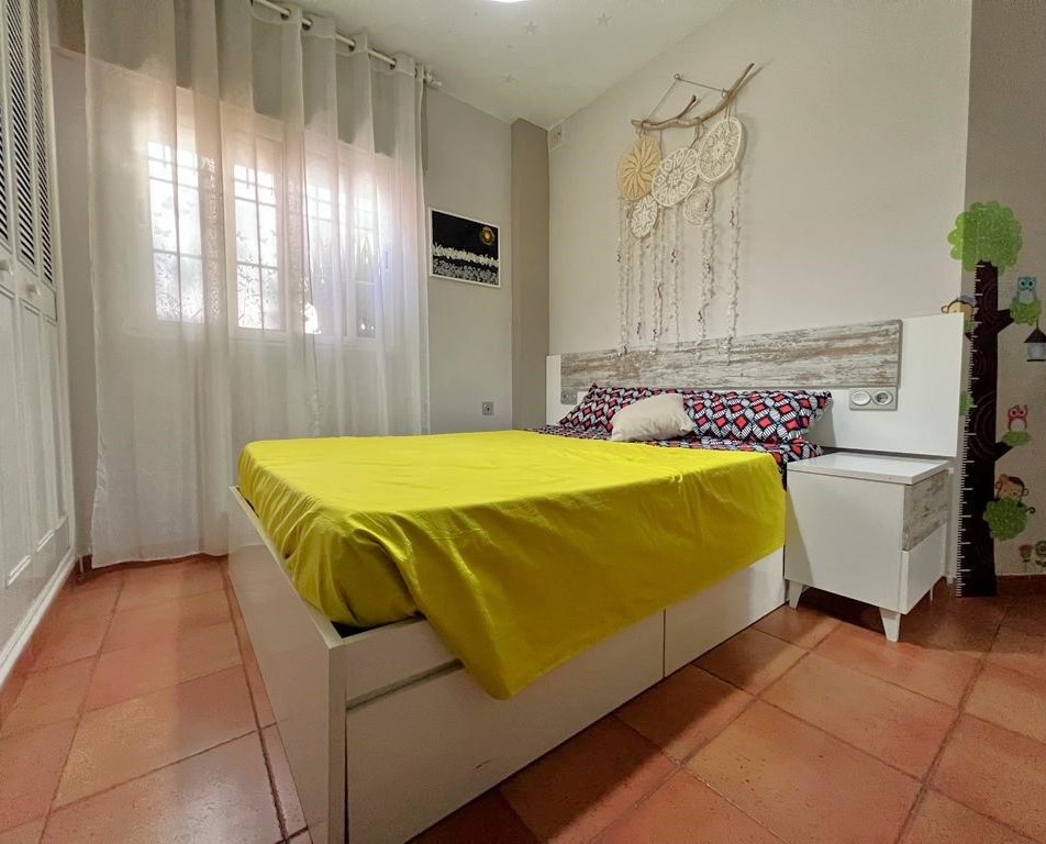 Spacious house for sale in La Guardia, Salobrena