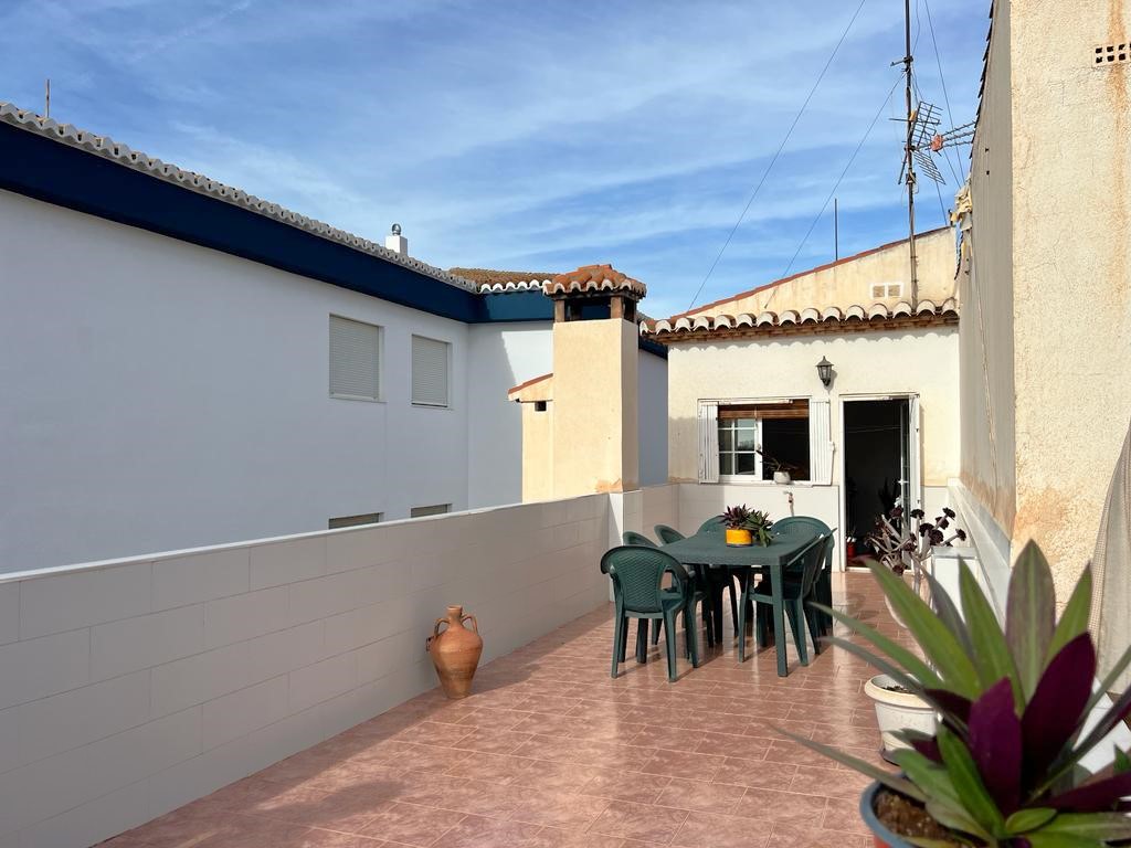 Spacious house for sale in La Guardia, Salobrena