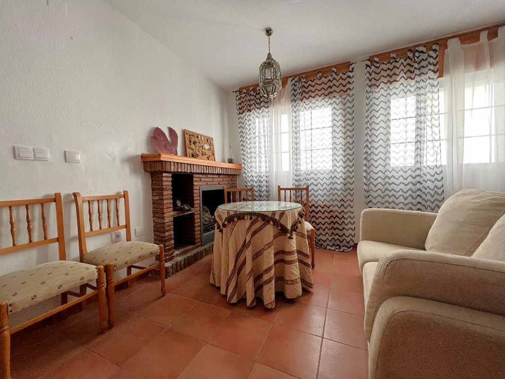 Spacious house for sale in La Guardia, Salobrena