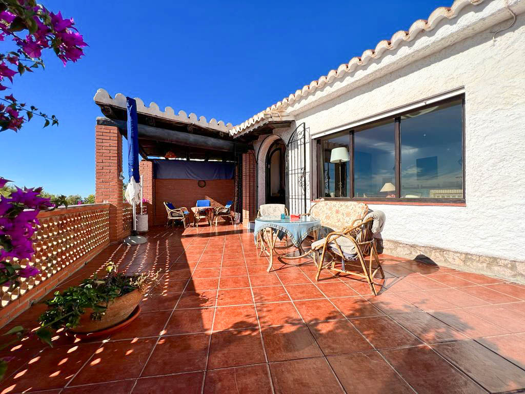 Villa till salu i Monte los Almendros - El Pargo - Costa Aguilera (Salobreña)