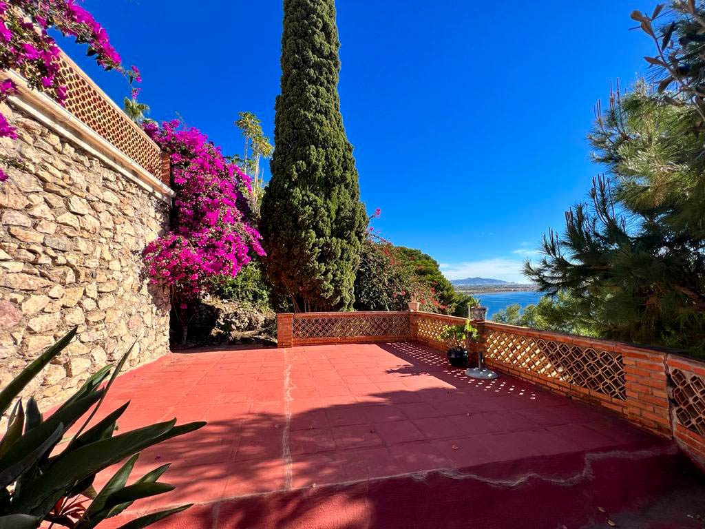 Villa till salu i Monte los Almendros - El Pargo - Costa Aguilera (Salobreña)
