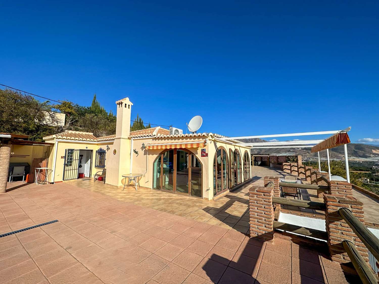 Preciosa casa de campo con vistas panorámicas en Salobreña