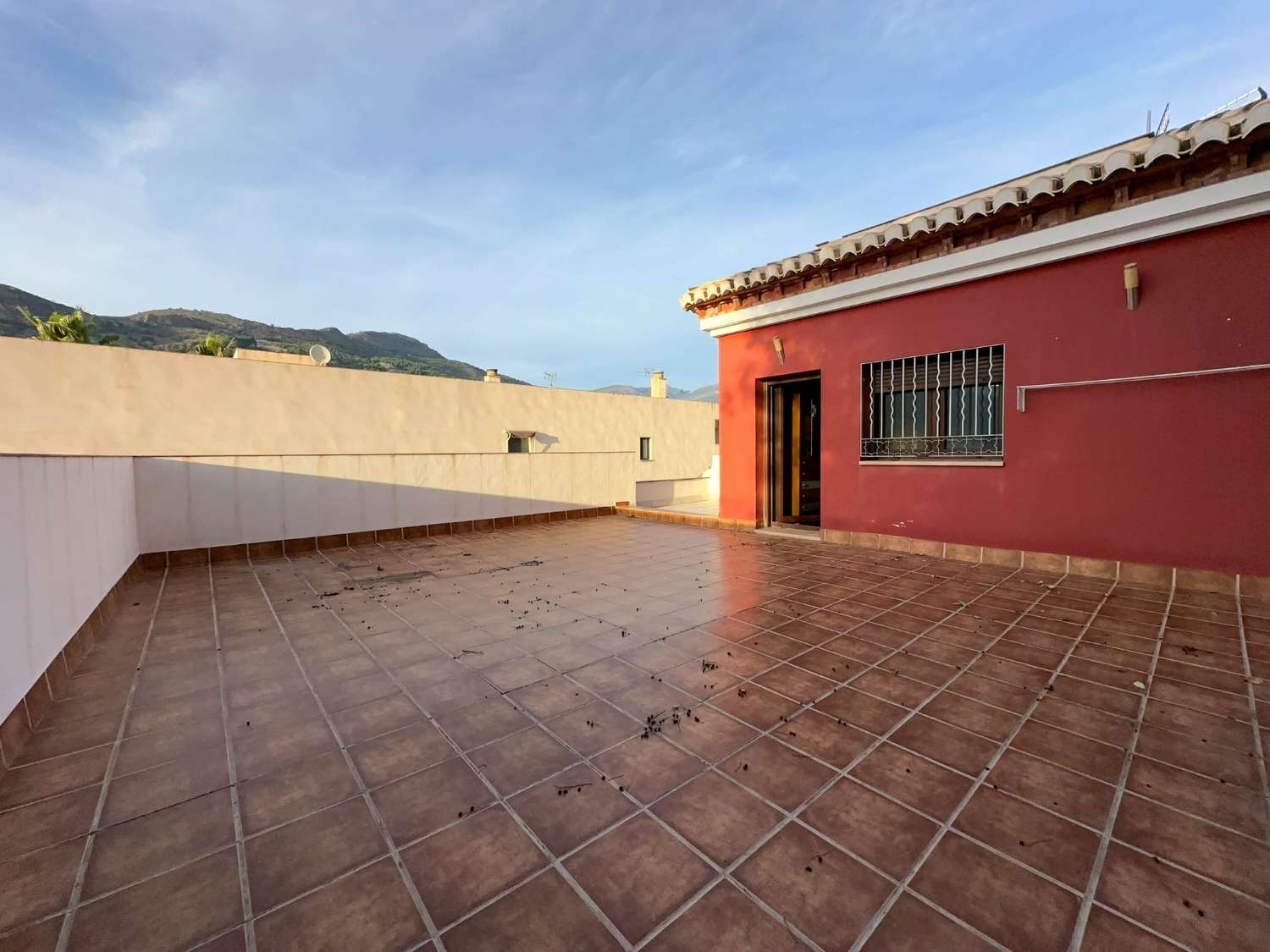 Wunderschönes Haus mit Garten zu verkaufen in Vélez de Benaudalla