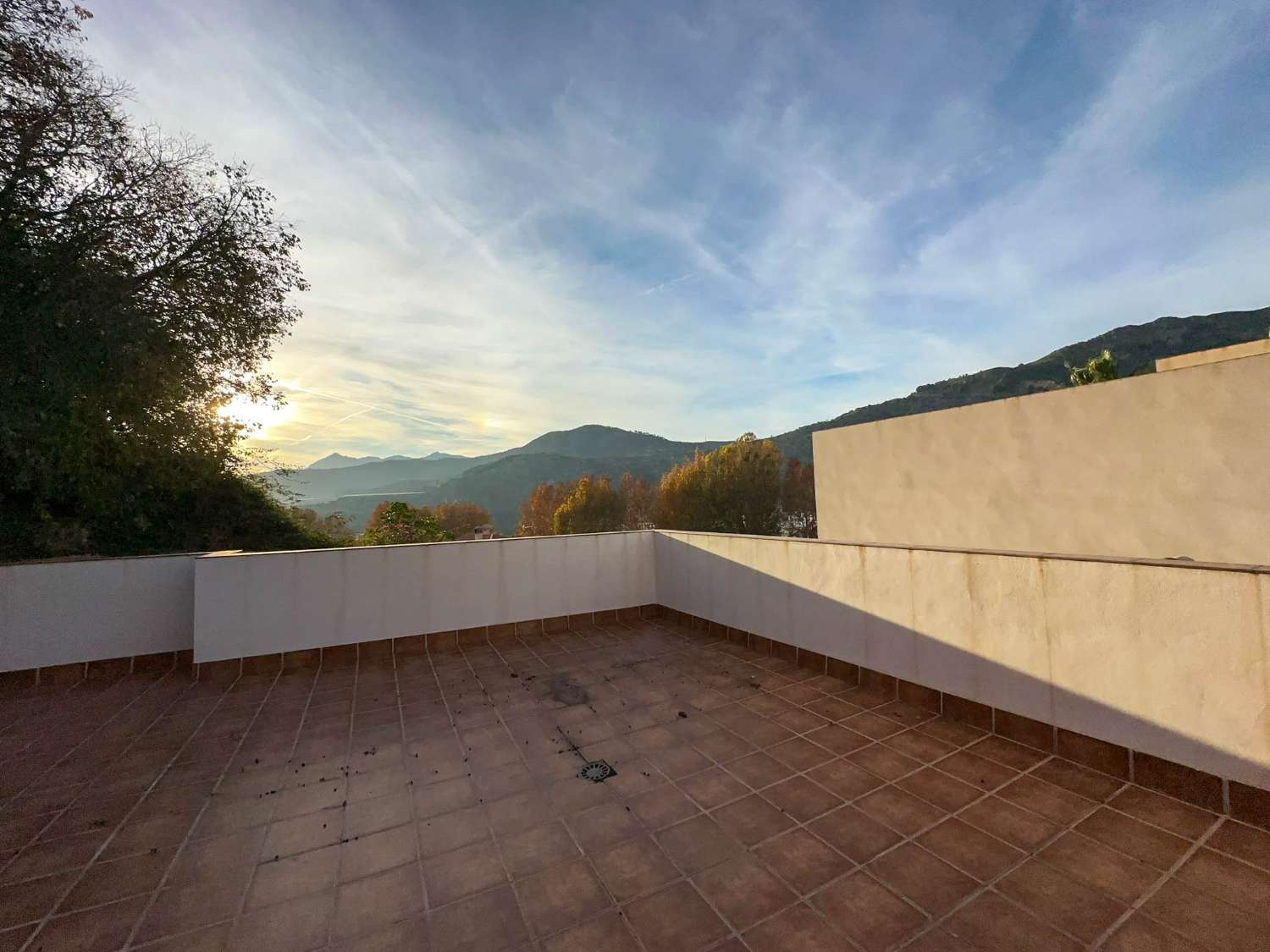 Wunderschönes Haus mit Garten zu verkaufen in Vélez de Benaudalla