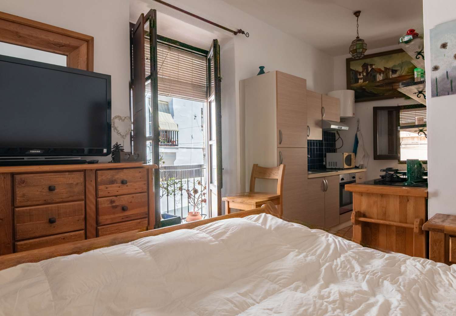 Maison spacieuse avec projet à vendre dans la vieille ville de Salobrena.