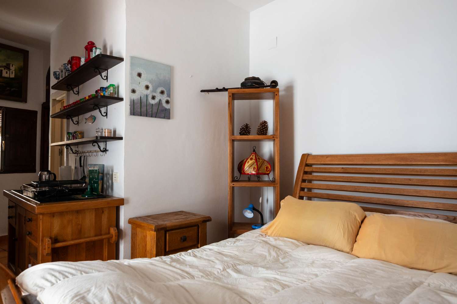 Maison spacieuse avec projet à vendre dans la vieille ville de Salobrena.