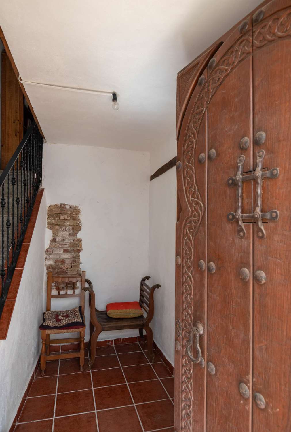 Maison spacieuse avec projet à vendre dans la vieille ville de Salobrena.
