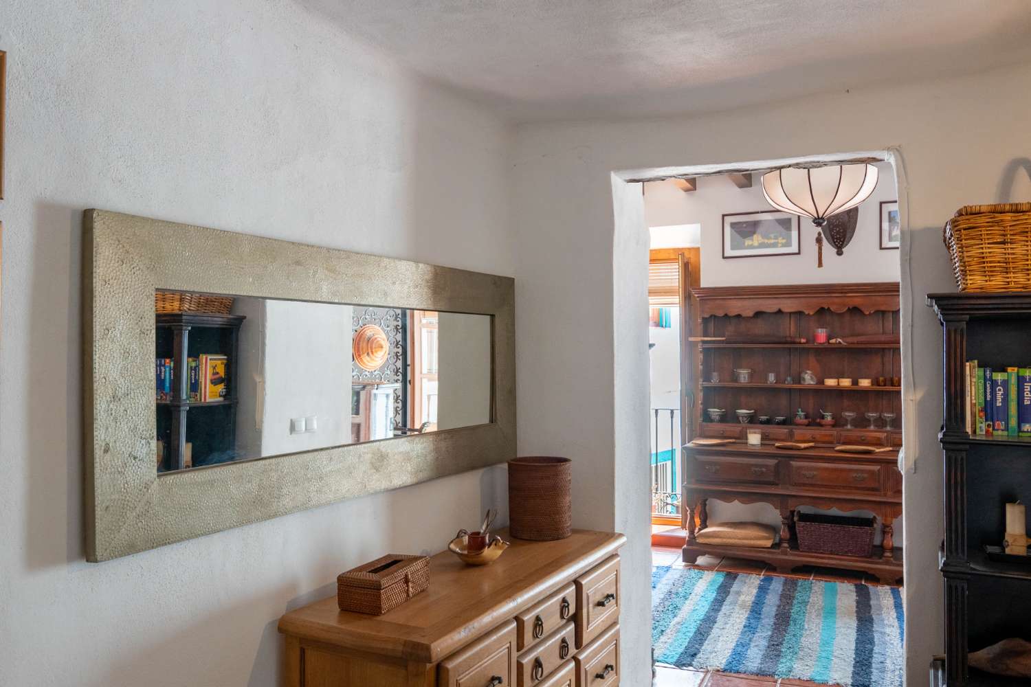 Maison spacieuse avec projet à vendre dans la vieille ville de Salobrena.