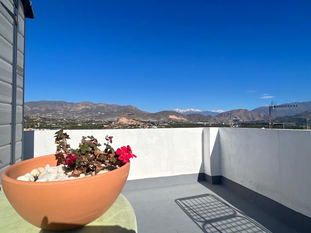 Exclusive charming house with Andalusian patio and garage in the heart of the Historic Center