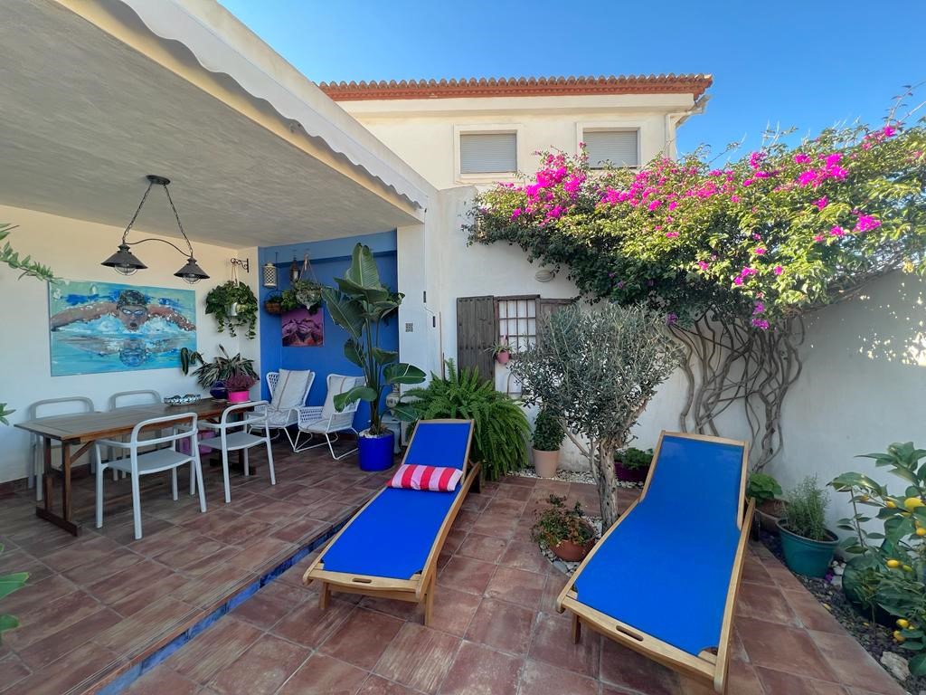 Exclusive charming house with Andalusian patio and garage in the heart of the Historic Center