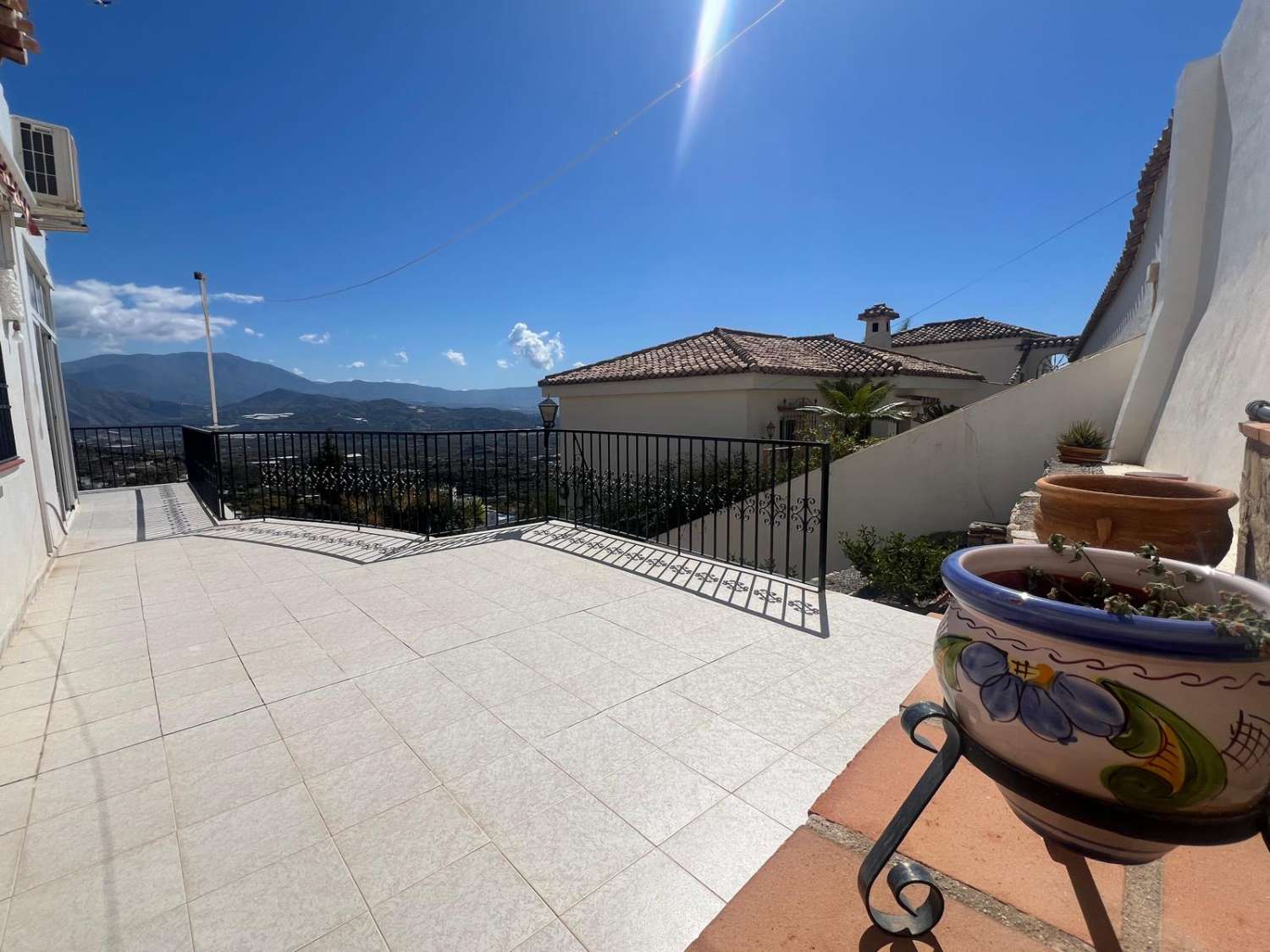 Villa for sale with breathtaking views in Salobrena