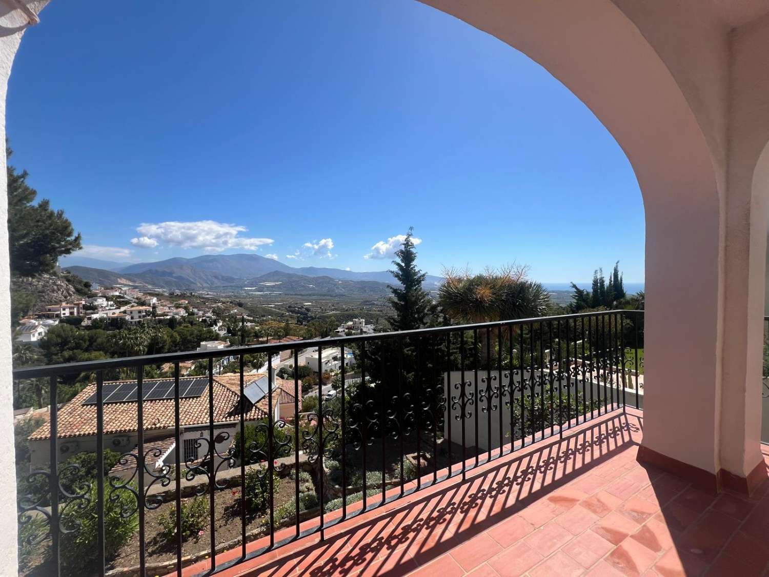 Villa for sale with breathtaking views in Salobrena