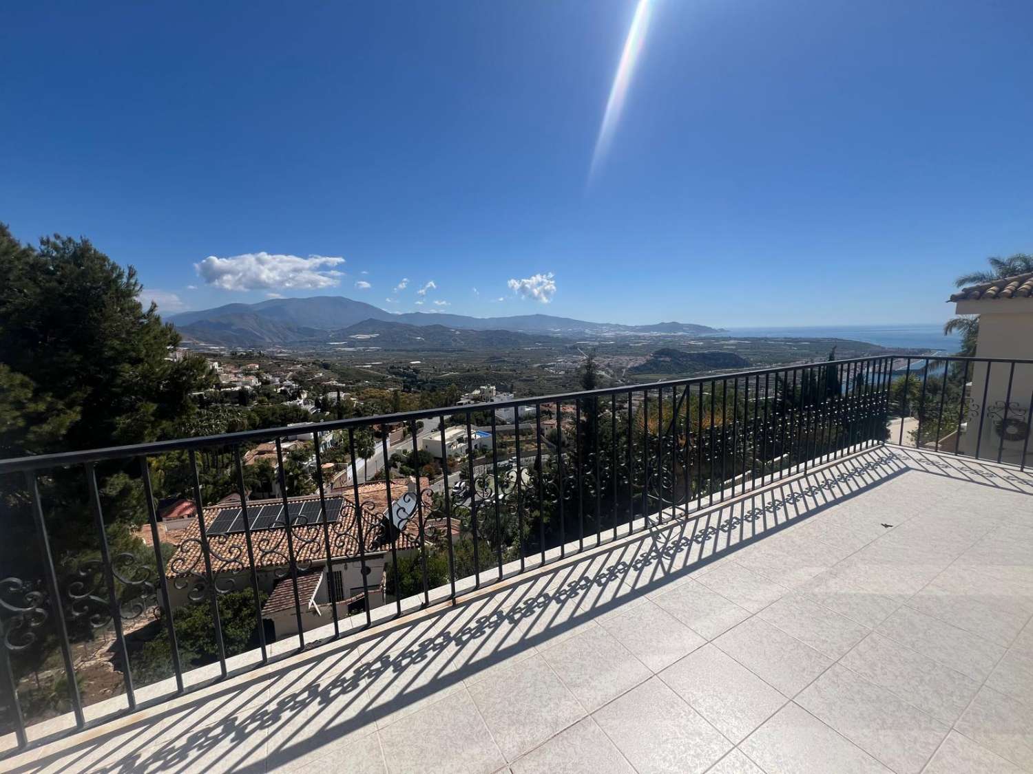 Villa for sale with breathtaking views in Salobrena