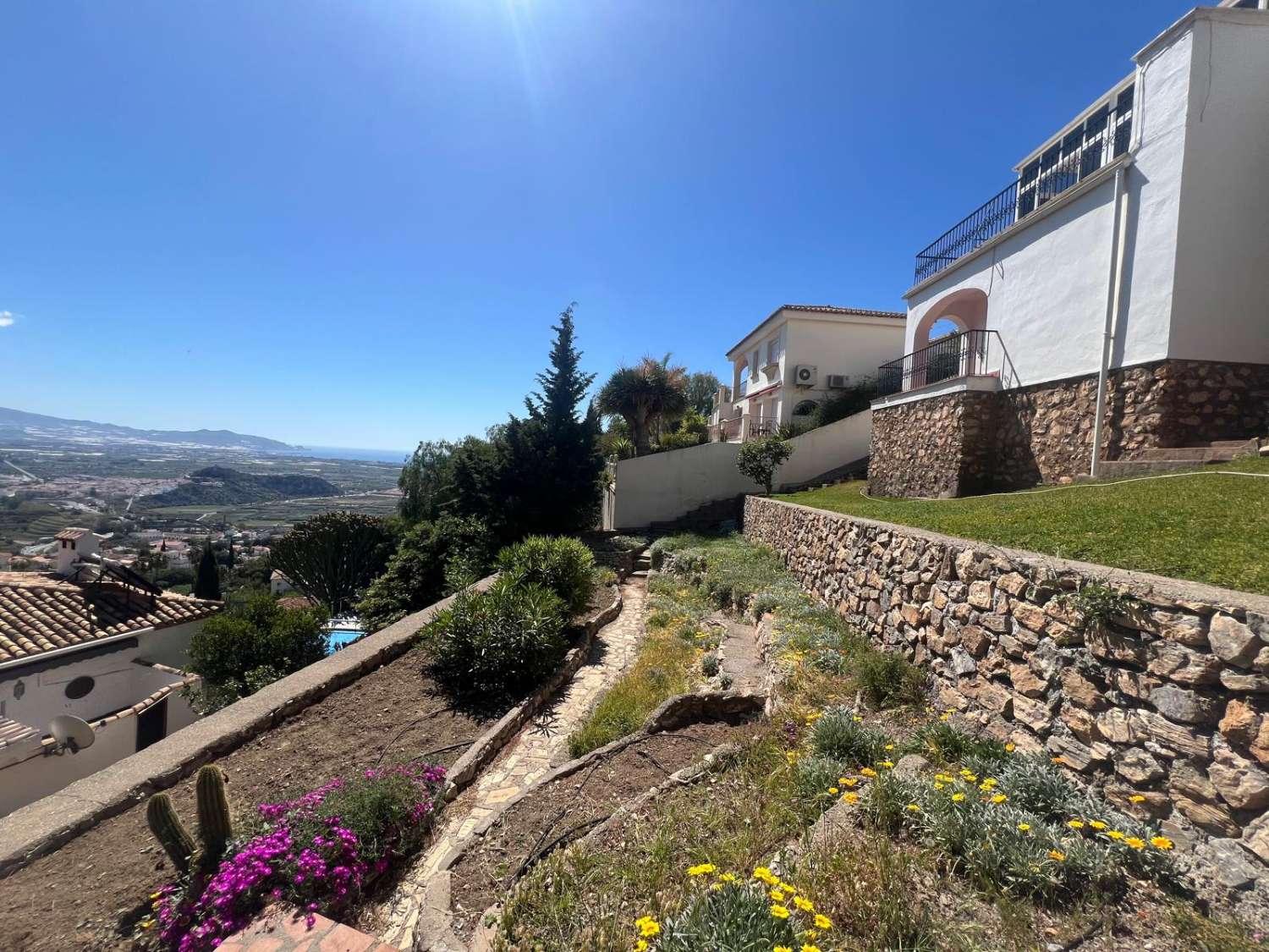 Villa for sale with breathtaking views in Salobrena