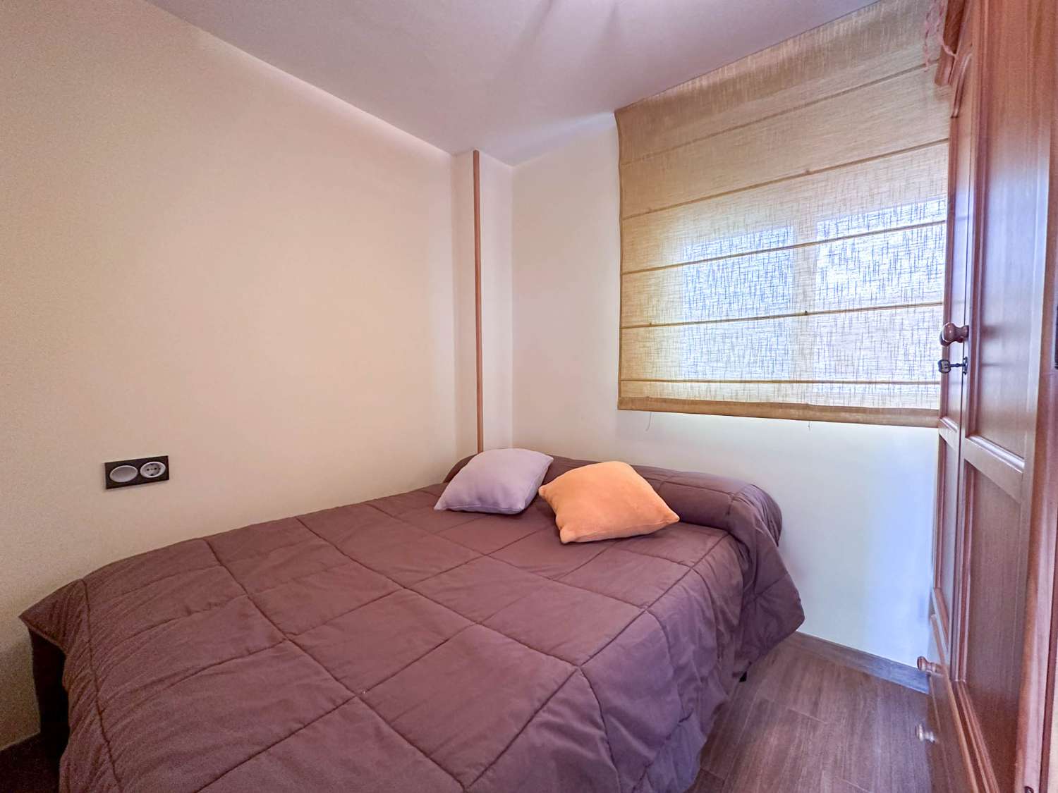 Cozy apartment located on the beach in Salobrena for sale