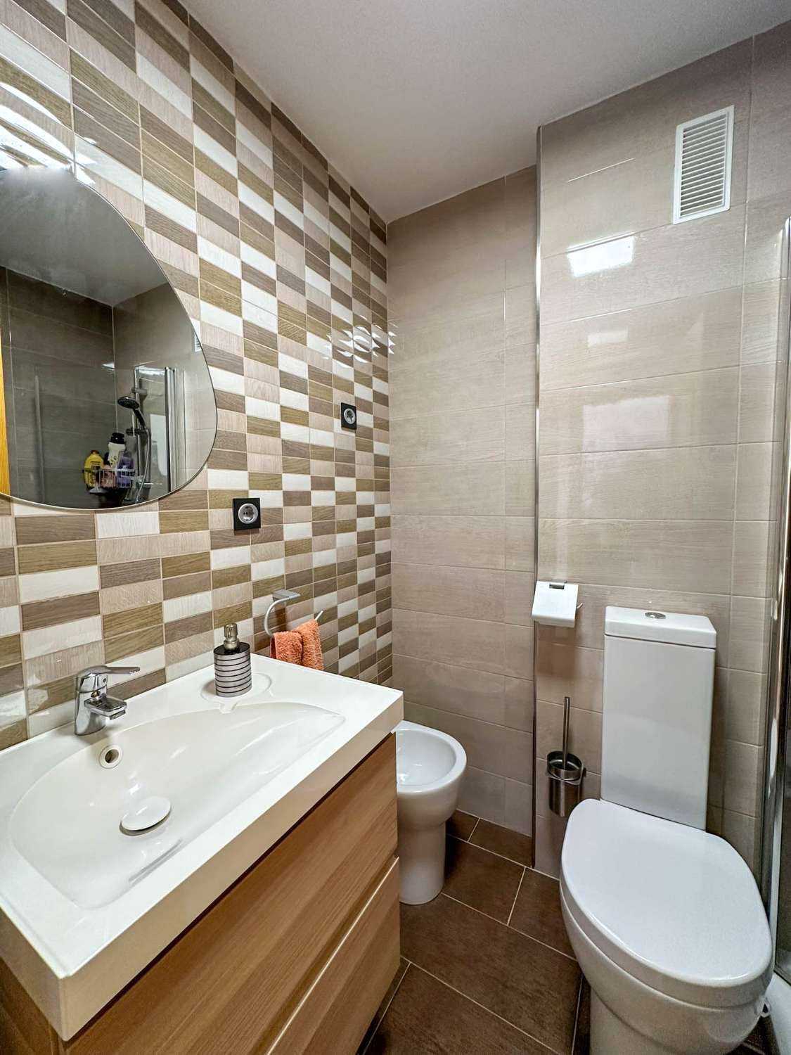 Cozy apartment located on the beach in Salobrena for sale