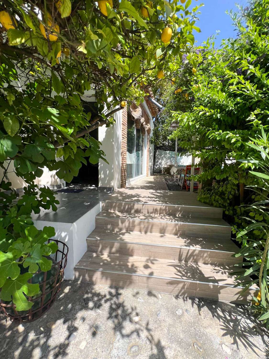 Spectaculair huis met tuin en zwembad te koop