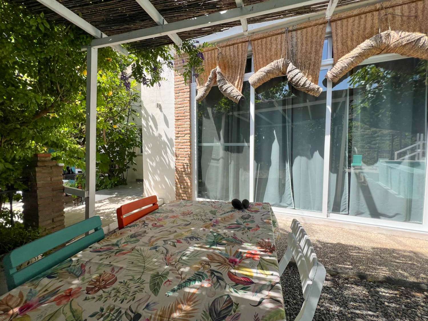 Spectaculair huis met tuin en zwembad te koop