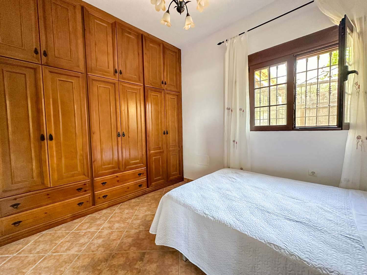 Spectacular country house for rent in Motril